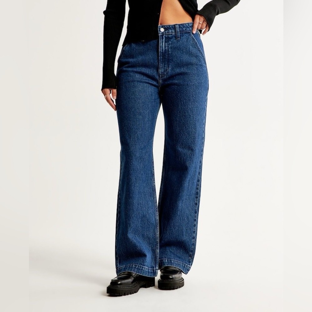 Abercrombie Curve Love High Rise 90s Relaxed Jean in Dark Wash Size 32